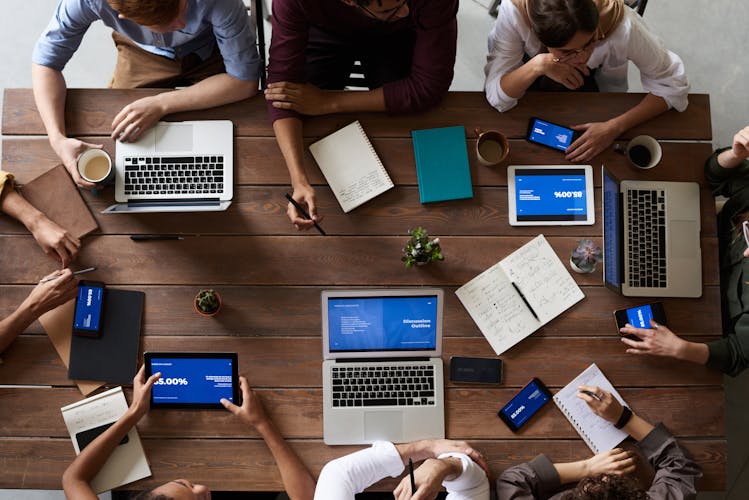 People and Social Connectivity in the Decentralized Era